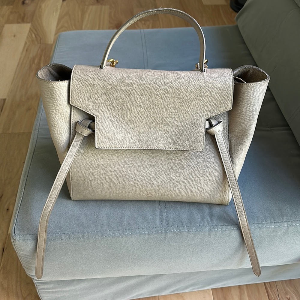 CELINE MINI BELT BAG IN GRAINED CALFSKIN
LIGHT TAUPE - Good Condition